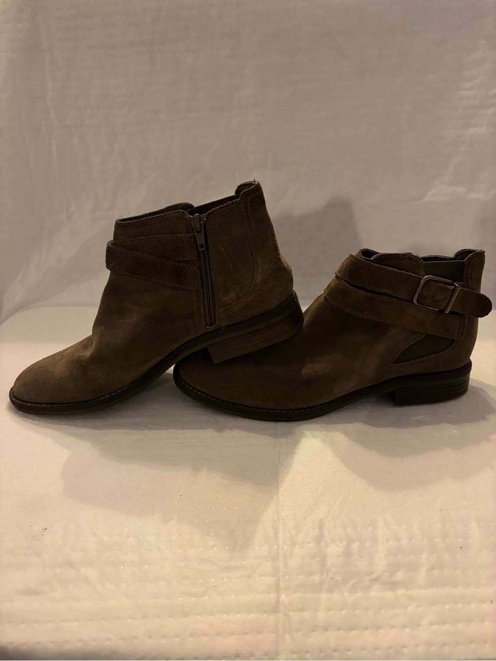 Clarks Women's Brown Suede Ankle Booties with Buckle Strap, Sz 8